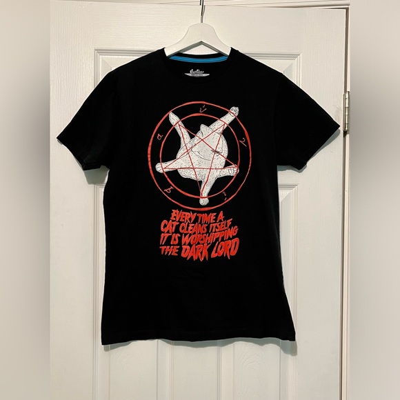 Other - Threadless black white and red cat tshirt- size M